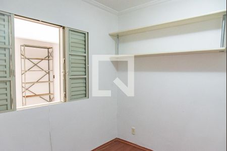 Casa para alugar com 250m², 3 quartos e 5 vagas Casa para alugar com 250m², 3 quartos e 5 vagasQuarto 2