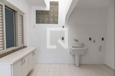 Casa para alugar com 250m², 3 quartos e 5 vagas Casa para alugar com 250m², 3 quartos e 5 vagasÁrea de serviço