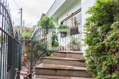 Casa para alugar com 250m², 3 quartos e 5 vagas Casa para alugar com 250m², 3 quartos e 5 vagasFachada