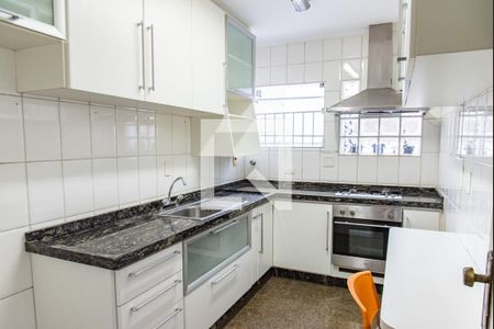 Casa para alugar com 250m², 3 quartos e 5 vagas Casa para alugar com 250m², 3 quartos e 5 vagasCozinha