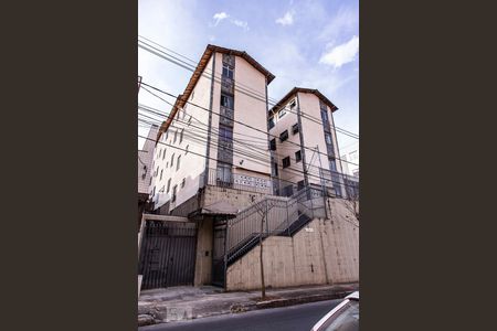 Apartamento para alugar com 52m², 2 quartos e 1 vaga Apartamento para alugar com 52m², 2 quartos e 1 vagaFachada