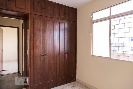 Quarto 2 de apartamento para alugar com 2 quartos, 52m² em Padre Eustáquio, Belo Horizonte