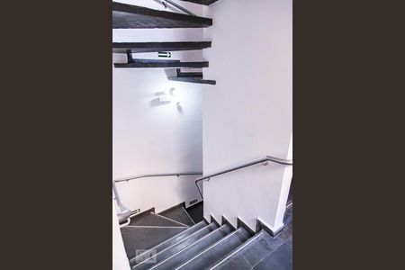 Apartamento para alugar com 52m², 2 quartos e 1 vaga Apartamento para alugar com 52m², 2 quartos e 1 vagaEscada