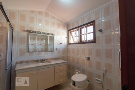 Casa à venda com 310m², 3 quartos e 4 vagasBanheiro da suíte 3