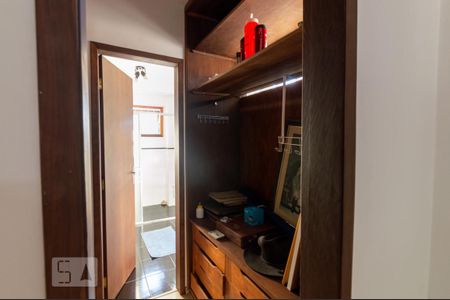 Casa à venda com 310m², 3 quartos e 4 vagasCloset da suíte 2