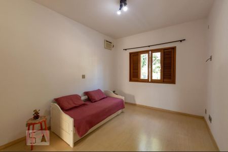 Casa à venda com 310m², 3 quartos e 4 vagasSuíte 2