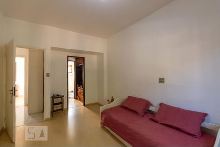 Casa à venda com 310m², 3 quartos e 4 vagasSuíte 2