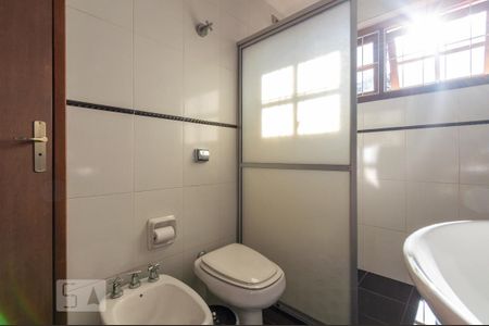 Casa à venda com 310m², 3 quartos e 4 vagasBanheiro da suíte 2