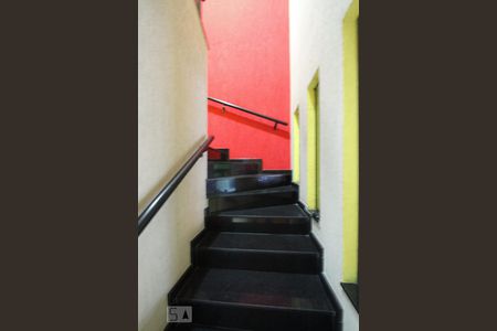 Casa à venda com 371m², 2 quartos e 4 vagasEscada