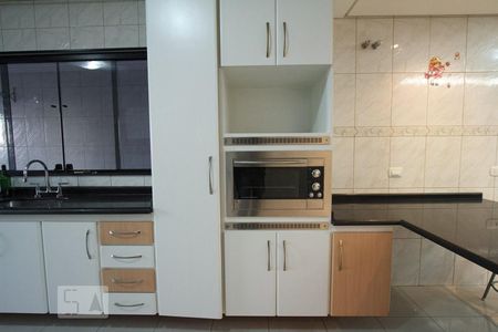 Casa à venda com 371m², 2 quartos e 4 vagasArmários