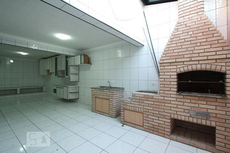 Casa à venda com 371m², 2 quartos e 4 vagasChurrasqueira e salão de festa