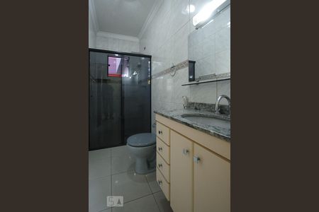 Casa à venda com 371m², 2 quartos e 4 vagasBanheiro da suíte 1