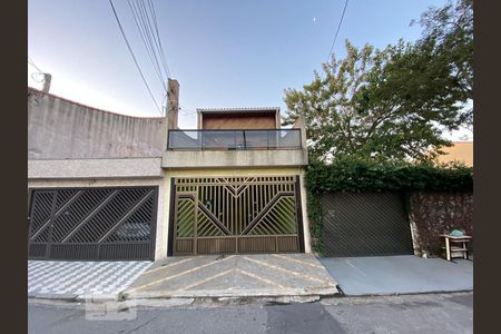 Casa à venda com 371m², 2 quartos e 4 vagasFachada