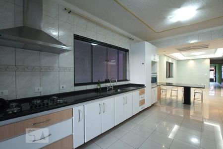 Casa à venda com 371m², 2 quartos e 4 vagasArmários