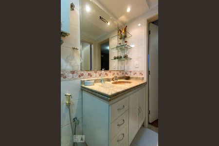 Apartamento à venda com 170m², 4 quartos e 2 vagasBanheiro Suites 2 e 3