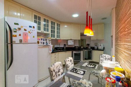 Apartamento à venda com 170m², 4 quartos e 2 vagasCozinha