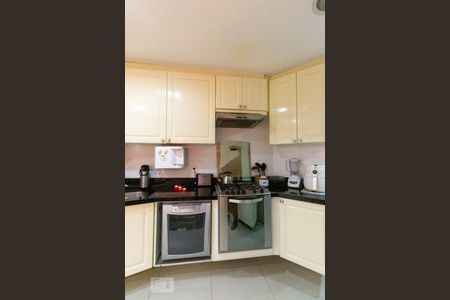 Apartamento à venda com 170m², 4 quartos e 2 vagasCozinha