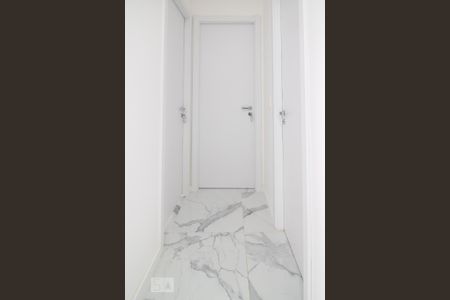 Corredor de apartamento para alugar com 2 quartos, 64m² em São João, Porto Alegre