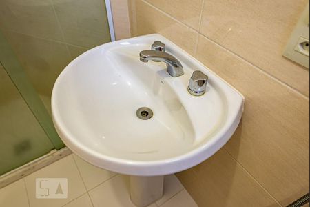 Apartamento à venda com 74m², 2 quartos e 1 vagaBanheiro da Suíte