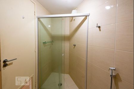 Apartamento à venda com 74m², 2 quartos e 1 vagaBanheiro Social