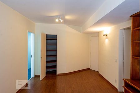 Apartamento à venda com 74m², 2 quartos e 1 vagaSala