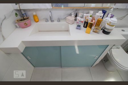 Apartamento à venda com 89m², 2 quartos e 1 vaga Apartamento à venda com 89m², 2 quartos e 1 vagaBanheiro da Suíte