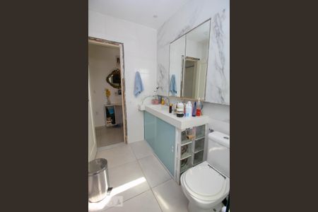 Apartamento à venda com 89m², 2 quartos e 1 vaga Apartamento à venda com 89m², 2 quartos e 1 vagaBanheiro da Suíte