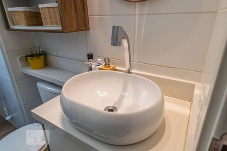 Apartamento para alugar com 51m², 2 quartos e 1 vagaDetalhe do Banheiro