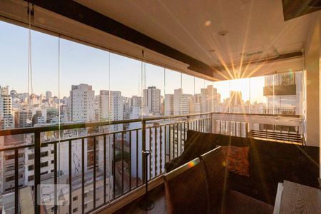 Apartamento para alugar com 37m², 1 quarto e 1 vaga Apartamento para alugar com 37m², 1 quarto e 1 vagaVaranda