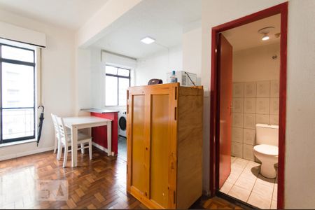 Banheiro de kitnet/studio à venda com 1 quarto, 28m² em Centro, São Paulo