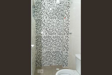 Banheiro de apartamento para alugar com 2 quartos, 32m² em Pari, São Paulo