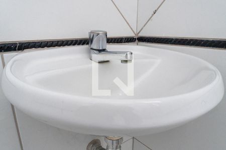 Casa à venda com 155m², 5 quartos e 2 vagasBanheiro da Suíte da Edícula Detalhe