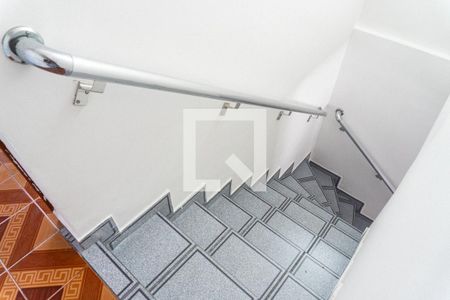 Casa à venda com 155m², 5 quartos e 2 vagasEscada