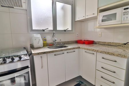 Apartamento para alugar com 82m², 2 quartos e 2 vagasCozinha