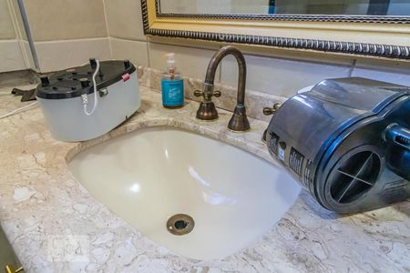 Casa de condomínio para alugar com 390m², 4 quartos e 4 vagasBanheiro da Suíte 2