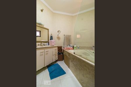 Casa de condomínio para alugar com 390m², 4 quartos e 4 vagasSuíte 1Banheiro da Suíte 1