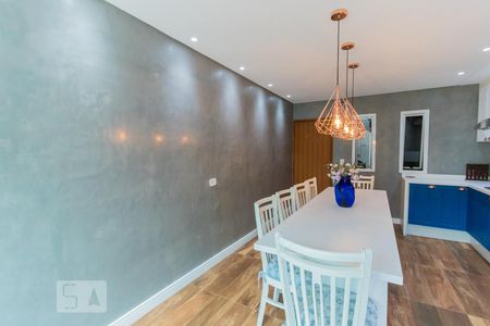 Casa à venda com 197m², 3 quartos e 2 vagas Casa à venda com 197m², 3 quartos e 2 vagasCozinha