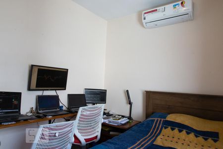 Casa à venda com 185m², 3 quartos e 2 vagasSuíte 2