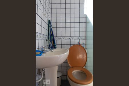 Casa à venda com 185m², 3 quartos e 2 vagasBanheiro da edícula