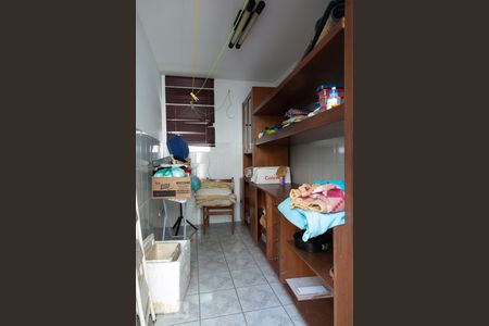 Casa à venda com 185m², 3 quartos e 2 vagasQuarto de serviço