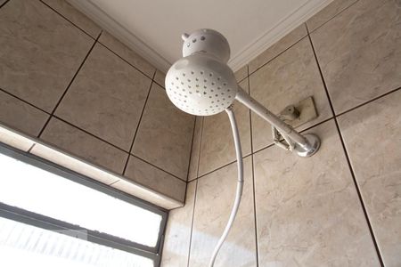 Casa à venda com 185m², 3 quartos e 2 vagasBanheiro da suíte 1