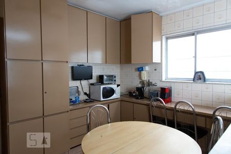 Casa à venda com 185m², 3 quartos e 2 vagasCozinha