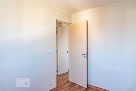 Quarto 1 de apartamento para alugar com 2 quartos, 49m² em Taboão, São Paulo