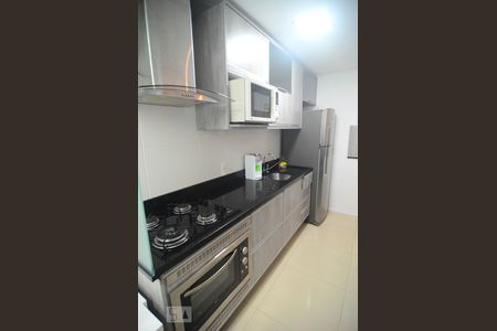 Apartamento à venda com 68m², 2 quartos e 1 vagaCozinha