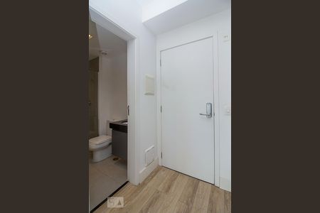 Banheiro -Entrada de kitnet/studio para alugar com 1 quarto, 40m² em Parque Industrial Tomas Edson, São Paulo