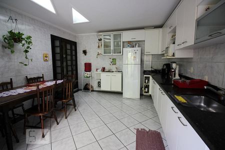Casa à venda com 175m², 3 quartos e 2 vagasCozinha