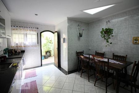 Casa à venda com 175m², 3 quartos e 2 vagasCozinha