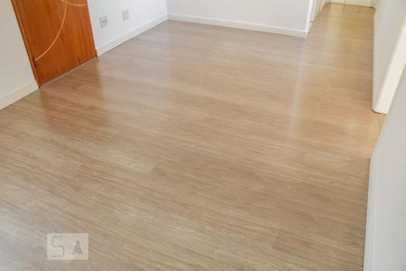 piso da sala de apartamento para alugar com 2 quartos, 60m² em São Francisco Xavier, Rio de Janeiro