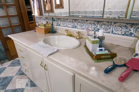 Casa à venda com 420m², 4 quartos e 3 vagasDetalhe