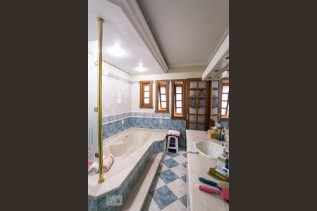 Casa à venda com 420m², 4 quartos e 3 vagasBanheiro da Suíte